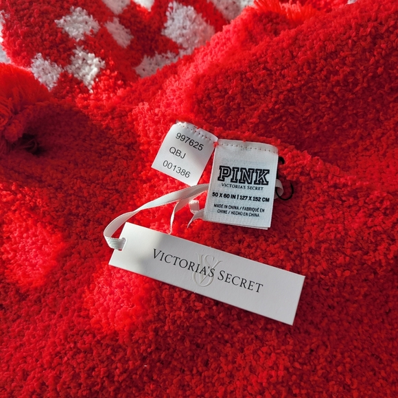 NWT PINK Victoria's Secret MARSHMALLOW Pom-Pom Tasel Red-White Blanket Cozy - Picture 9 of 9